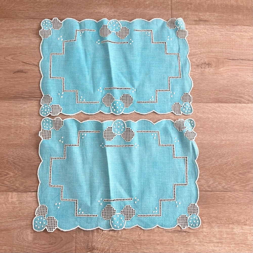 Crochet Embroidered Blue Linen Placemats Table Cloth Set Of 2 - 9.25” X‎ 13.75”